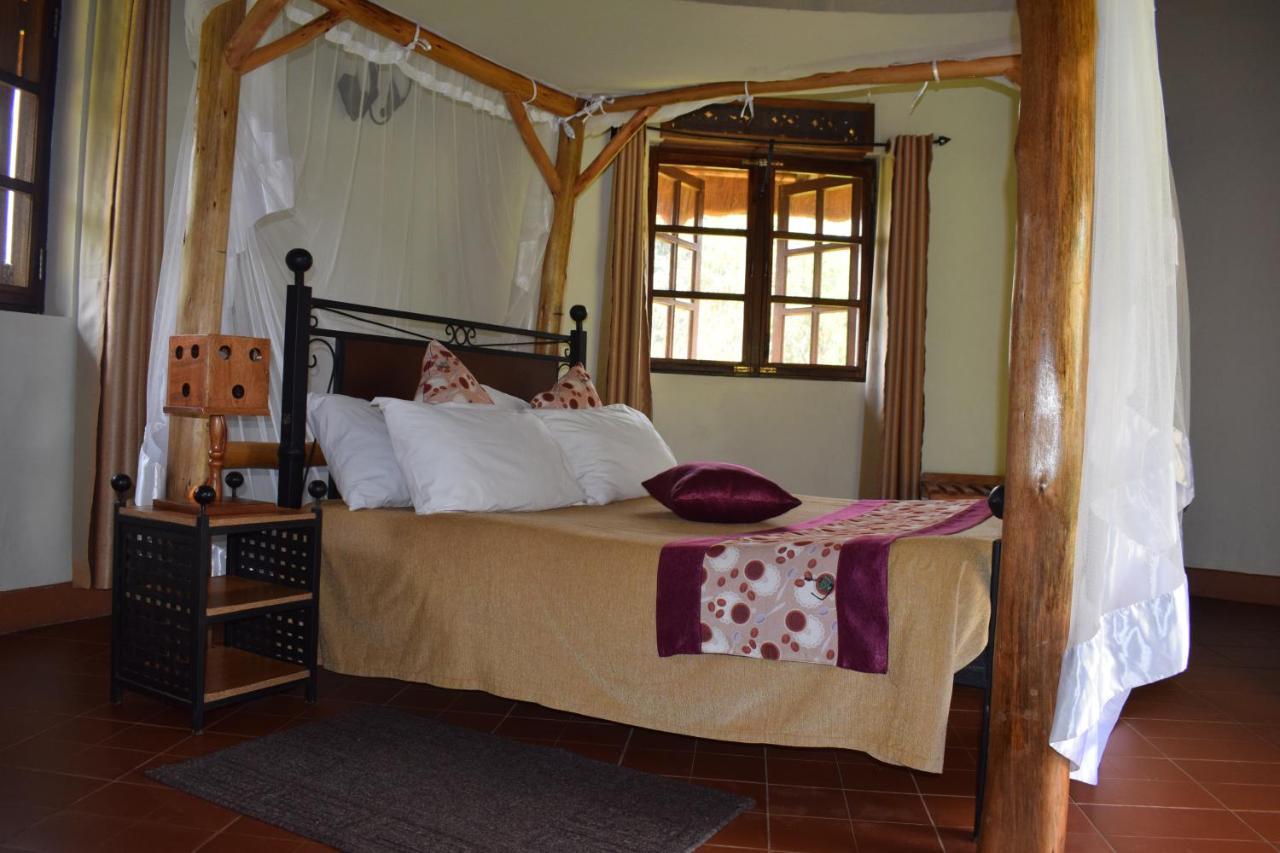 Kibale Guest Cottages フォート・ポータル エクステリア 写真